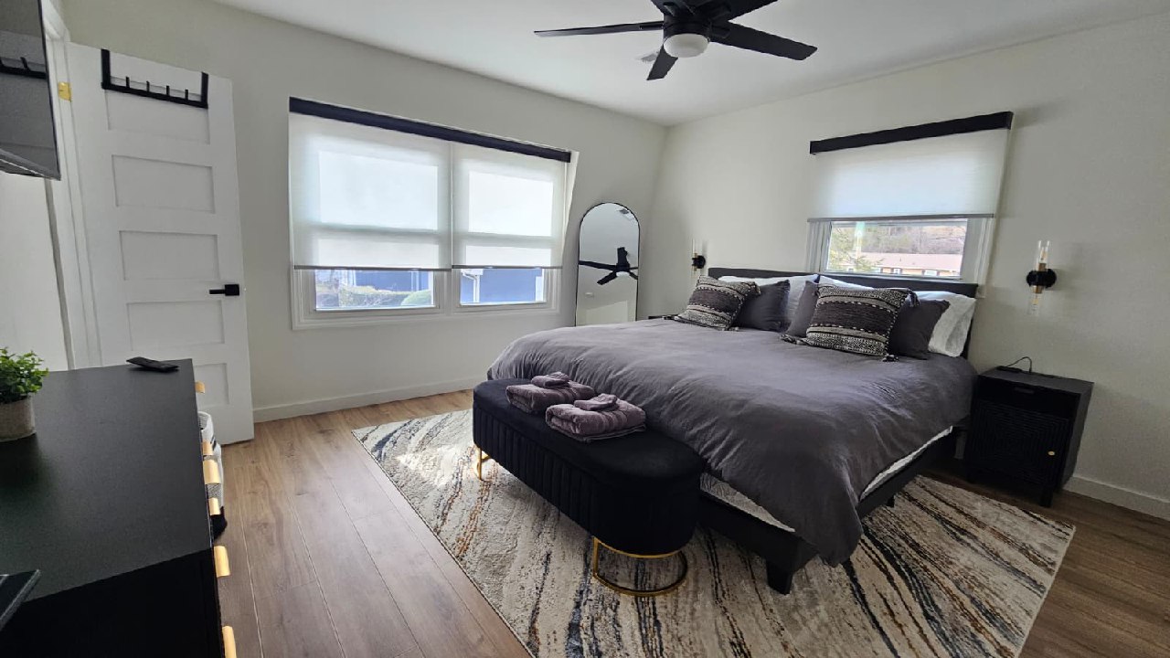 The Royal Suite - king bedroom with private ensuite at Mojo Manor